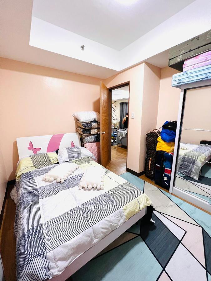 New Fully Furnished Cozy 2 Bedroom Staycation Condo Unit With Pool Cainta Bagian luar foto